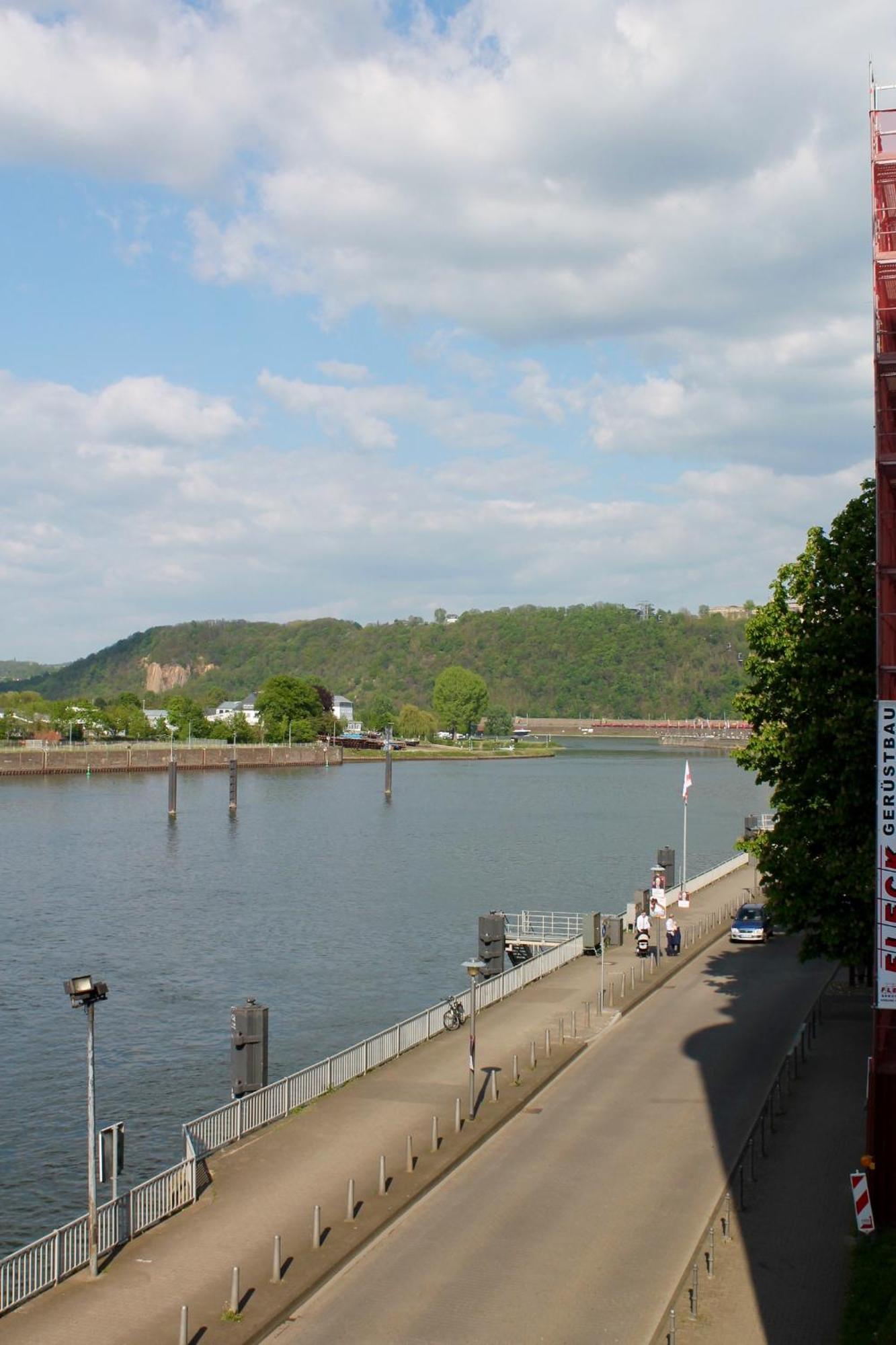 Ferienwohnung Auf Der Moselhoehe - Naehe Koblenz Und Cochem 迪布利希 外观 照片